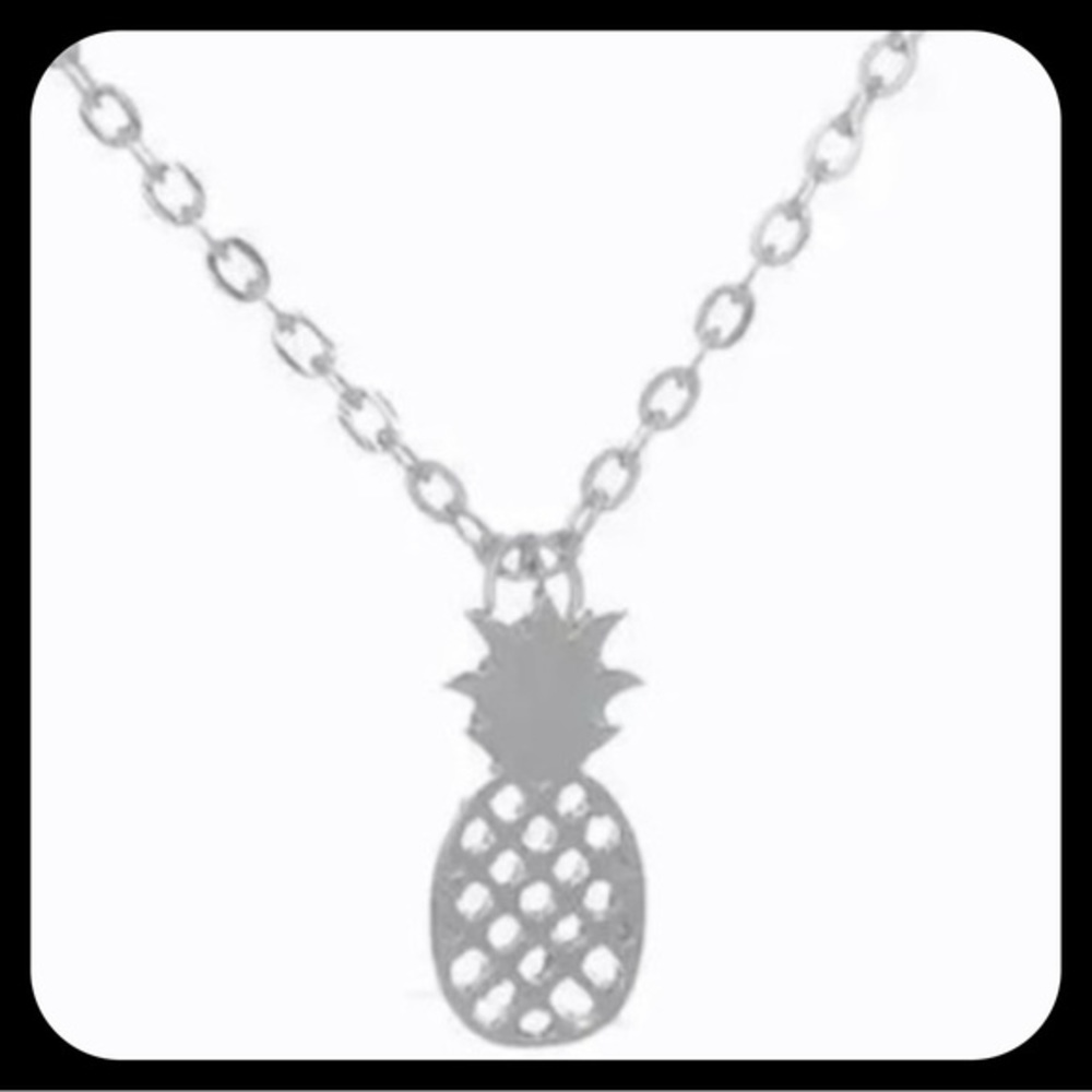 🍍PINEAPPLE SILVER COLORED NECKLACE‎